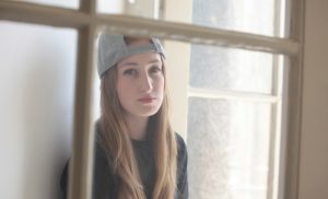 Barbora Piešová vydáva nový singel a video s názvom Vesmír z jej debutového albumu Som flegmatik, ale optimista Hudba