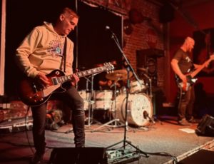 SUPERSONIX – sunset rock a nový singel Mesto Kapely