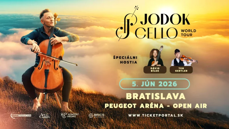 Violončelista hrajúci na trávnatom kopci pri západe slnka s oblakmi pod ním; text na plagáte oznamuje „Jodok Cello World Tour“, Bratislava, 5. júna 2026.