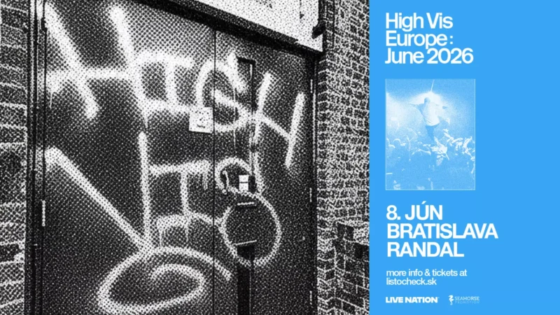 Koncertný plagát pre turné High Vis Europe, jún 2026. Vľavo: graffiti na kovových dverách. Vpravo: detaily podujatia v modrej farbe so siluetou umelca.