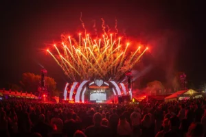 Začal 12. ročník Beats for Love. Rekordný dav návštevníkov neodradili ani prehánky Festivaly