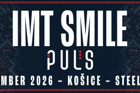 Banner na koncert "IMT Smile Puls" 4. decembra 2026 v košickej Steel Aréne. S tradičnými vzormi v tmavomodrej a červenej farbe a bielym textom.