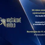 Grafika k 30. výročiu ocenenia Krištáľové krídlo v tmavomodrej a zlatej farbe, ktorá vzdáva hold výnimočným osobnostiam; nominácie sú otvorené do 17. novembra.