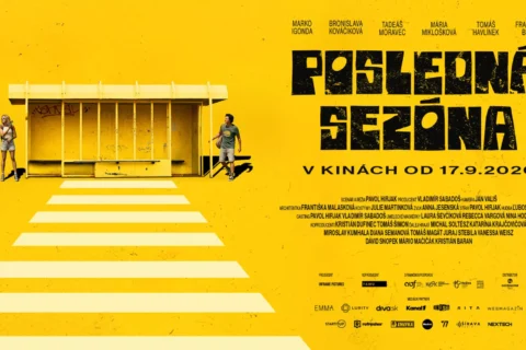 Žltý filmový plagát „Posledná sezóna“: autobusová zastávka, dvaja ľudia a prechod; premiéra v kinách 17. 9. 2026, výrazný retro štýl.