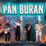Reklamná koláž pre Pán Buran: štyria hudobníci vystupujú na pódiu uprostred plameňov, lemovaní detailnými zábermi dvoch výrazných mužských tvárí.