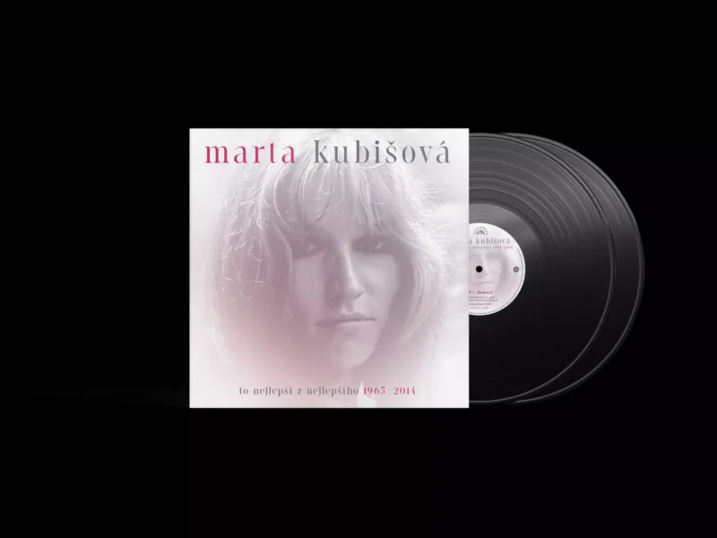 Za bledým obalom albumu, na ktorom je portrét speváčky Marty Kubišovej v jemnom rozostrení, spočíva čierna vinylová platňa, čo navodzuje nostalgickú, rozjímavú atmosféru.